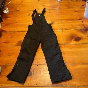 Black snow pants